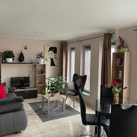 Nyil Apartman Wellnes Debrecen Buitenkant foto