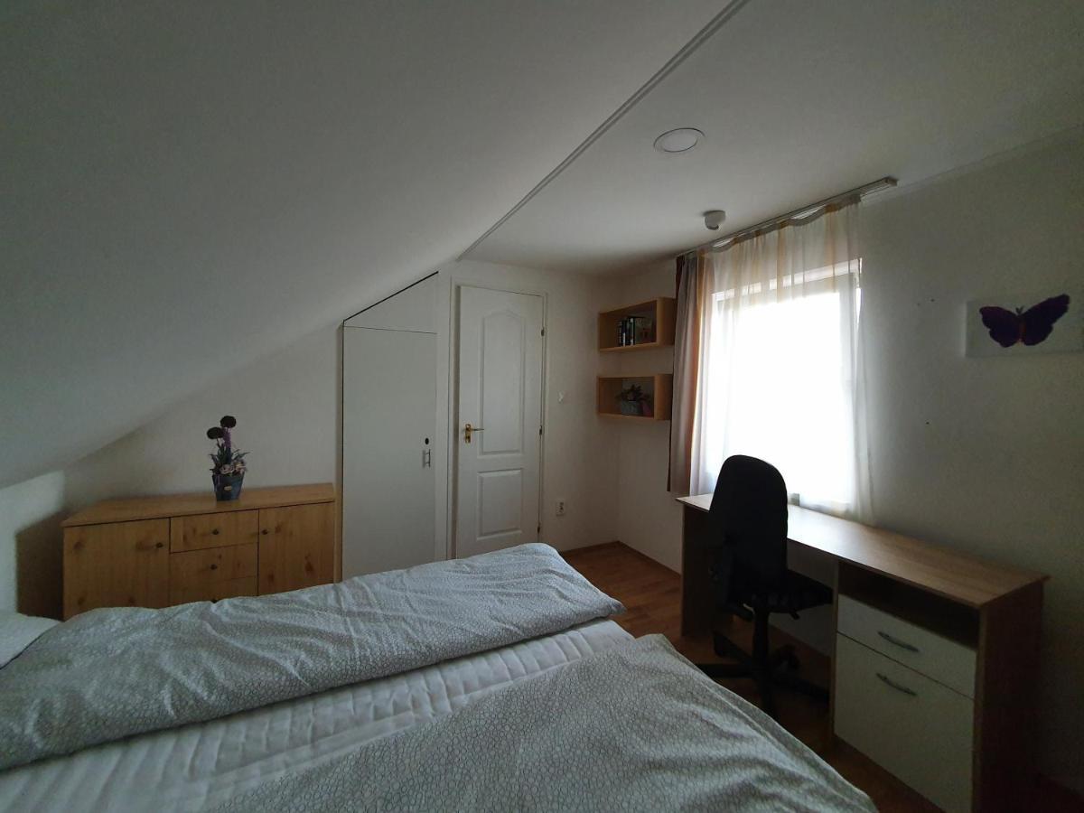 Nyil Apartman Wellnes Debrecen Buitenkant foto