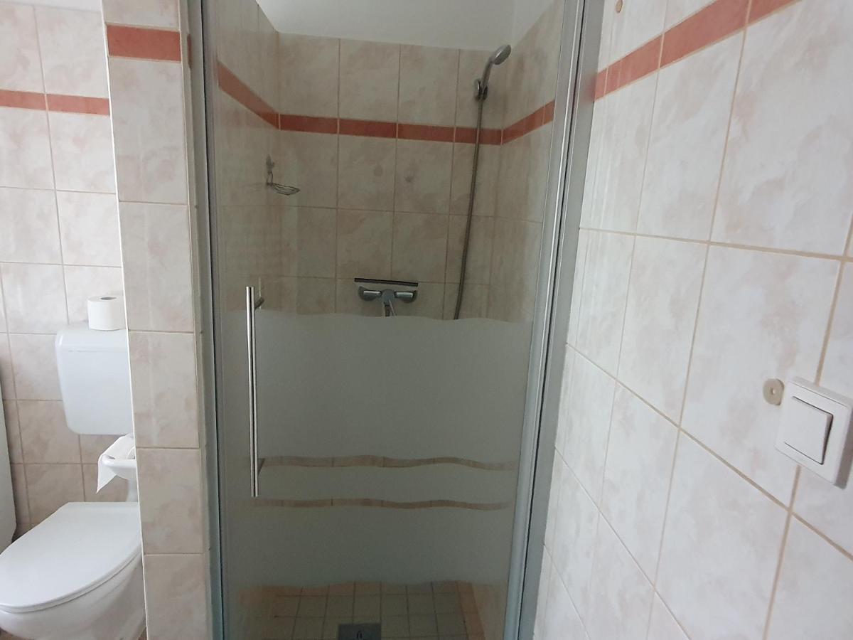 Nyil Apartman Wellnes Debrecen Buitenkant foto
